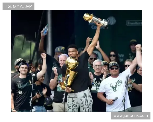 波蒂斯三年 4400 万续约雄鹿 超值合同锁死内线核心助字母冲冠