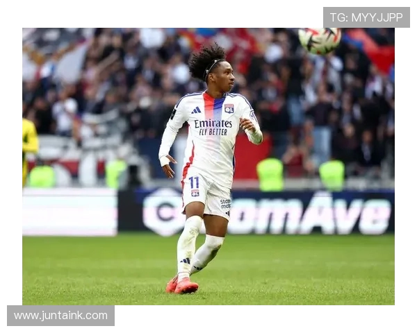 英超三巨头竞逐里昂天才边锋福法纳，转会费或破 5000 万欧(2)